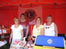 Janet,Jane, Anne & Val run the tombola.