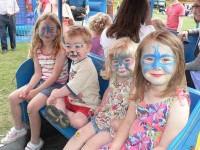 Olivia, Will, Isabel and Kiera enjoy a train ride(1)